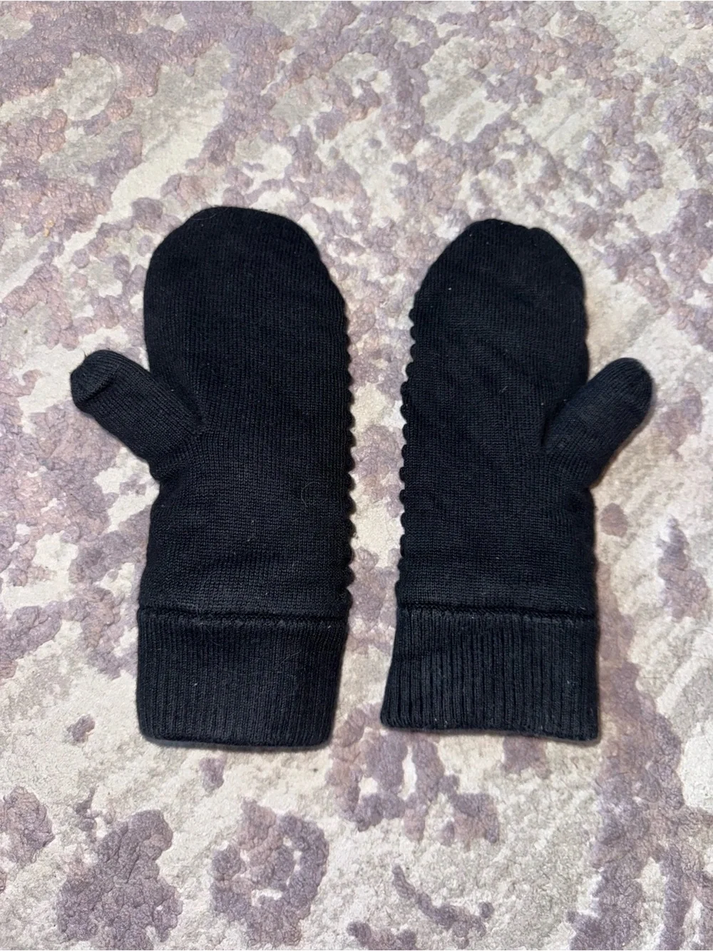 Lululemon Sweet and Sherpa Mittens